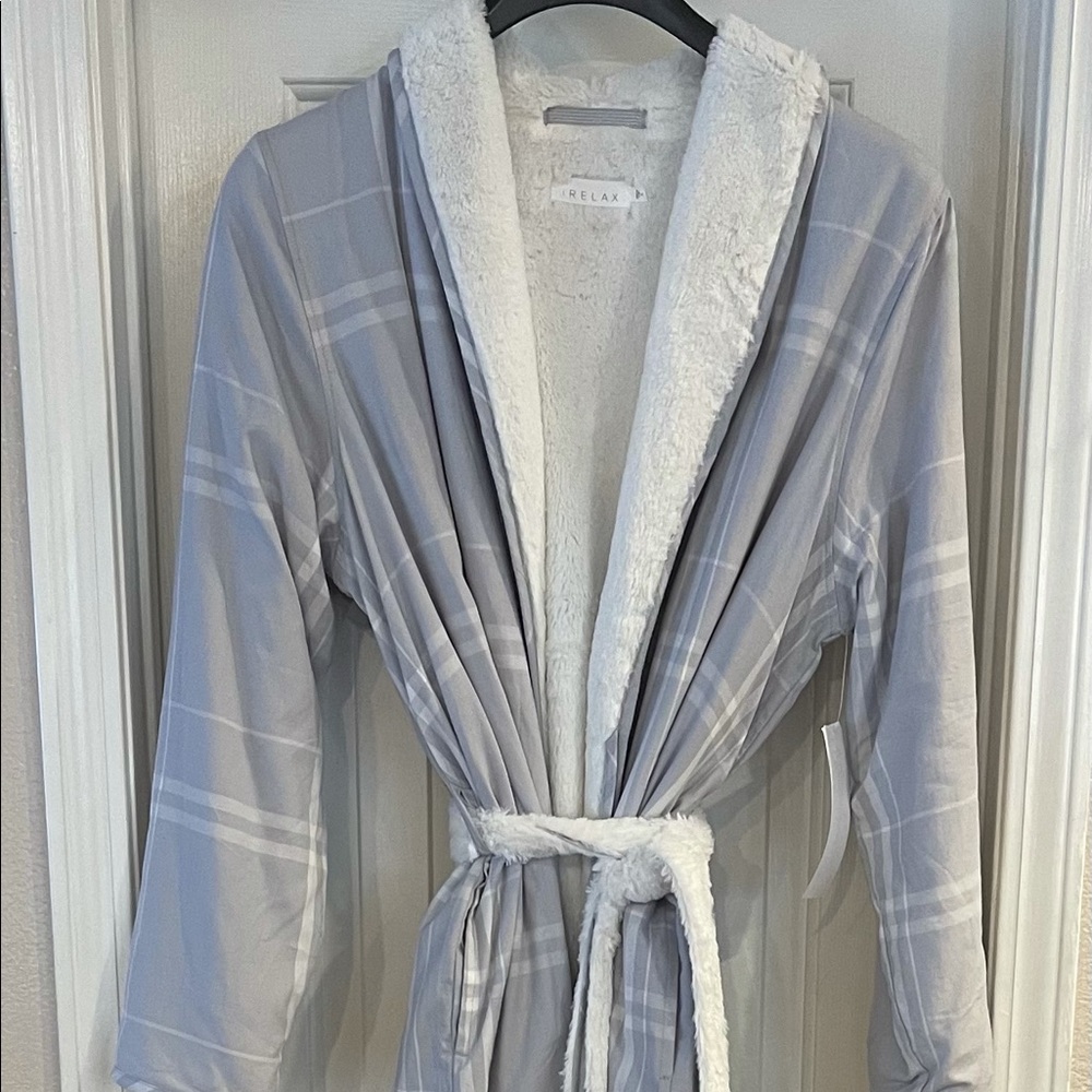 Comfy robe by Relax! NWT